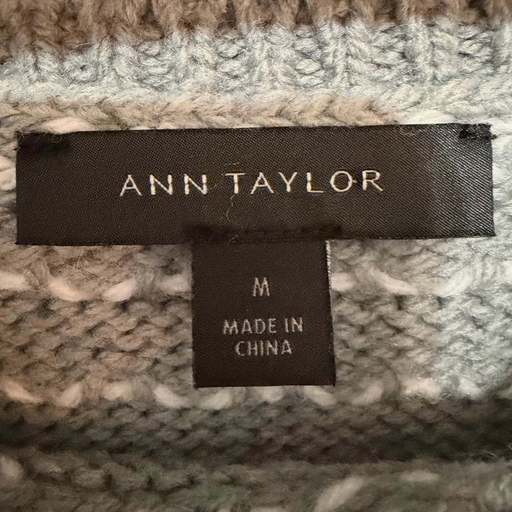 Ann Taylor Gray Dotted Jacquard Sweater – Size Medium - Picture 7 of 11